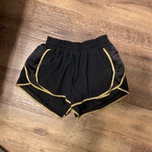 Rare Lululemon Hotty hot short *short length*